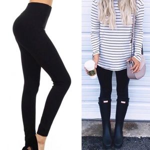 π High Wasted Black Leggings OS